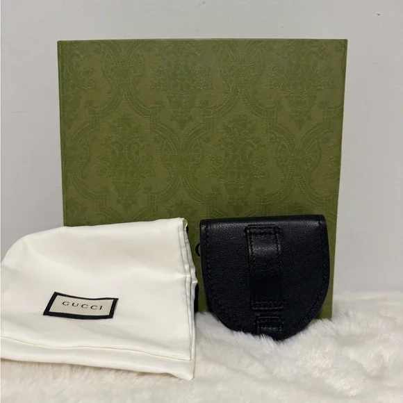 Gucci Black Coin purse with Gold Logo - Picture 4 of 9